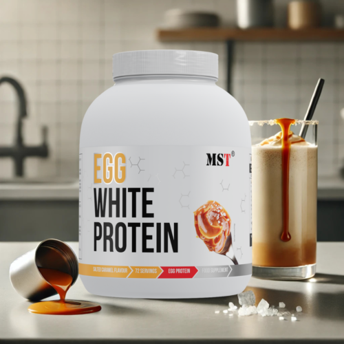Яичный протеин MST® со вкусом солёной карамели, коктейль и карамельный соус на кухне
